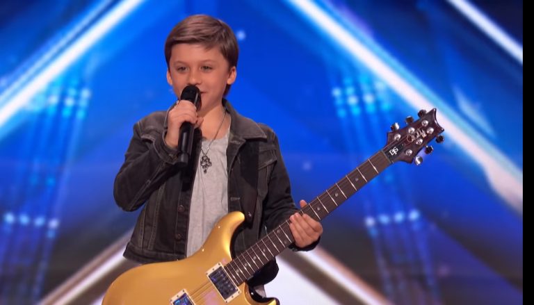 😲😲 He’s Only 10, But He Plays Guitar Like a Seasoned Rock Star! What a Talent